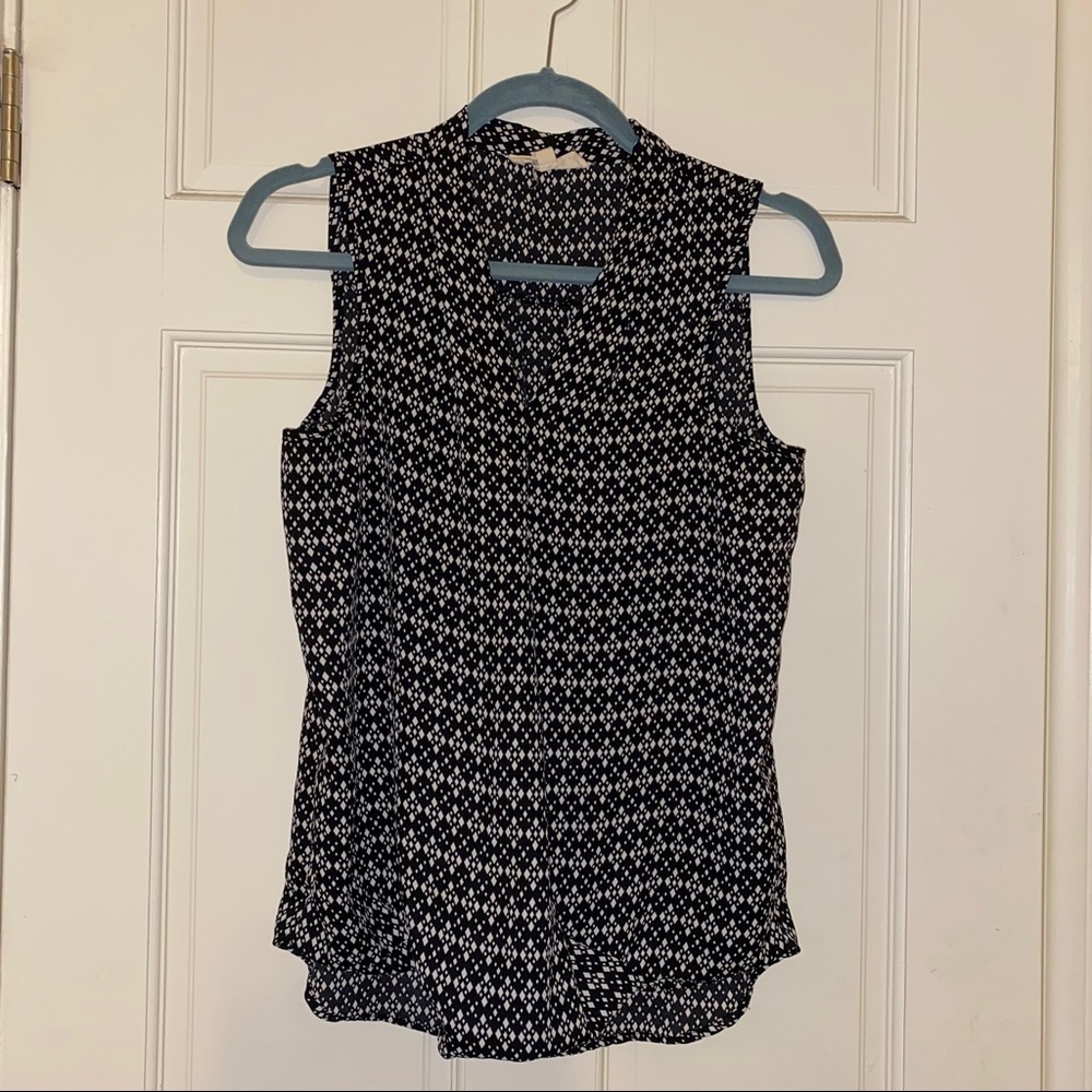 Pink Rose Patterned Tank top Black & White Small